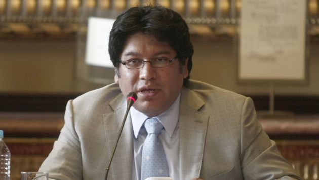SALVADO. Espinoza saldría bien librado de este caso gracias al apoyo de Gana Perú y Perú Posible. (César Fajardo)