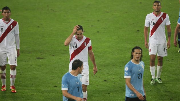 No aguantó más. Pizarro se salió de sus casillas y culpó a defensas de la derrota ante Uruguay. (Luis Gonzales)
