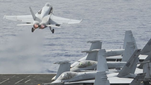 ATAQUE LISTO. EE.UU. bombardeará Siria desde el mar y el cielo. (AFP)