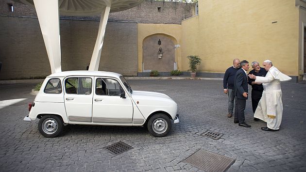 Papa Francisco conducirá un Renault 4, su propio papamóvil. (Reuters)