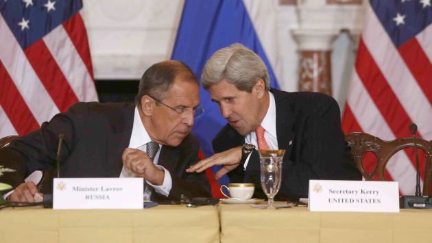 El secretario de Estado de EEUU, John Kerry, y su homólogo ruso Sergei Lavrov se reúnen desde el jueves en Ginebra. (AP)