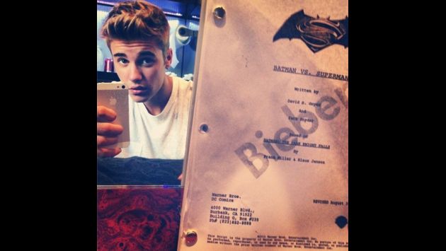 Bieber causó gran revuelo al publicar la imagen mostrando el libreto. (Instagram)