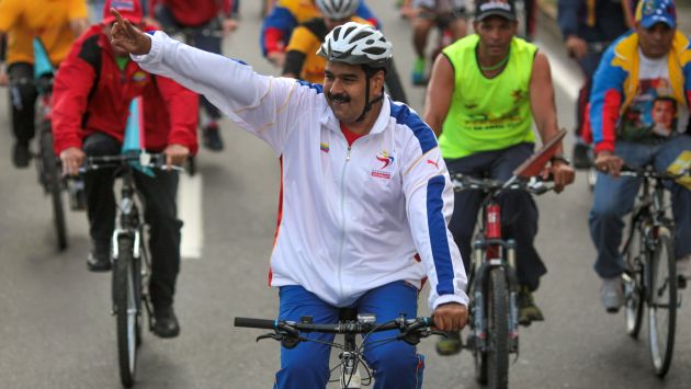 Nicolás Maduro cuando aún no se caía de la bicicleta. (EFE)