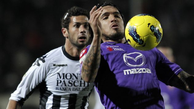 Juan Vargas fue cedido a préstamo al Genoa en la temporada pasada. (AP)
