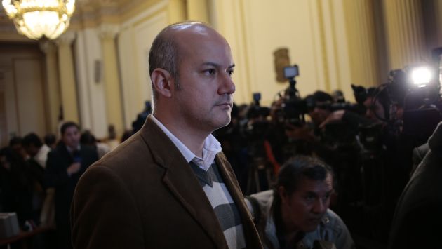 Sergio Tejada anunció que seguirá investigando a Alan García. (Peru21)