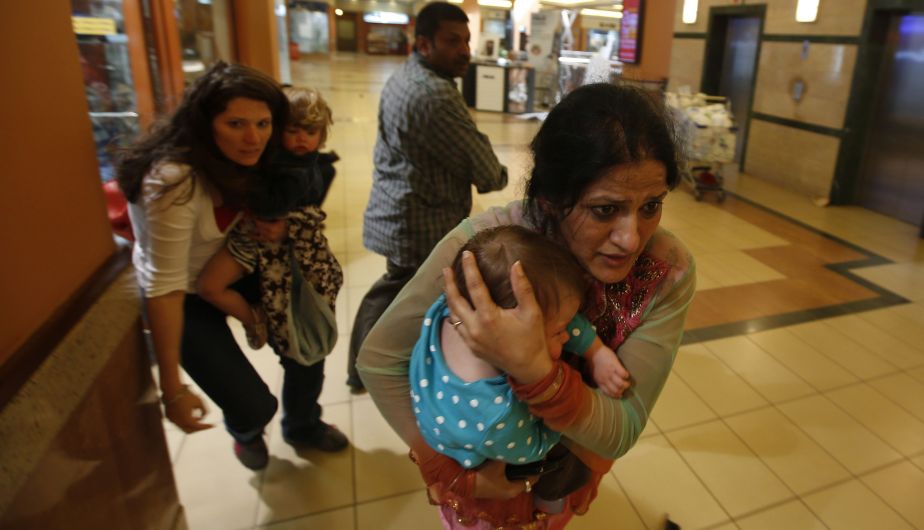 Al menos 30 personas murieron y 60 resultaron heridas en el ataque al lujoso centro comercial Westgate de Nairobi. (Reuters)