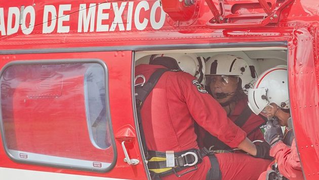 Laura Bozzo llegó vestida con un uniforme rojo, perteneciente al Grupo Rescate Aéreo Relámpagos de México. (Instagram)