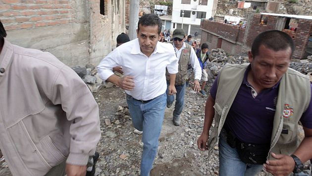 Mandatario visitó uno de los colegios afectados por el temblor. (Andina/Archivo)