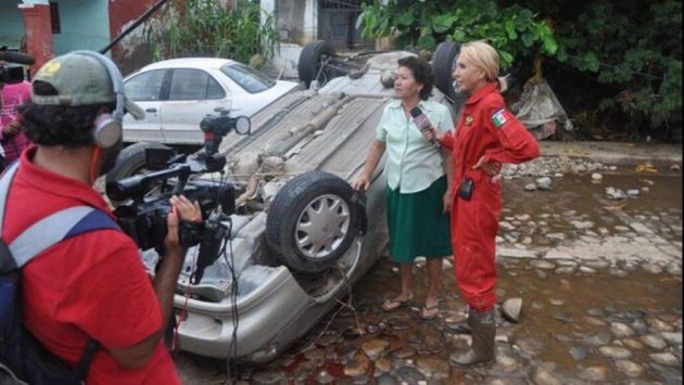 Mexicanos la acusan de haber utilizado su supuesta ayuda humanitaria para armar su programa televisivo. (Captura)