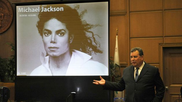 Abogado de la familia Jackson en su cierre de alegatos durante juicio. (Reuters)