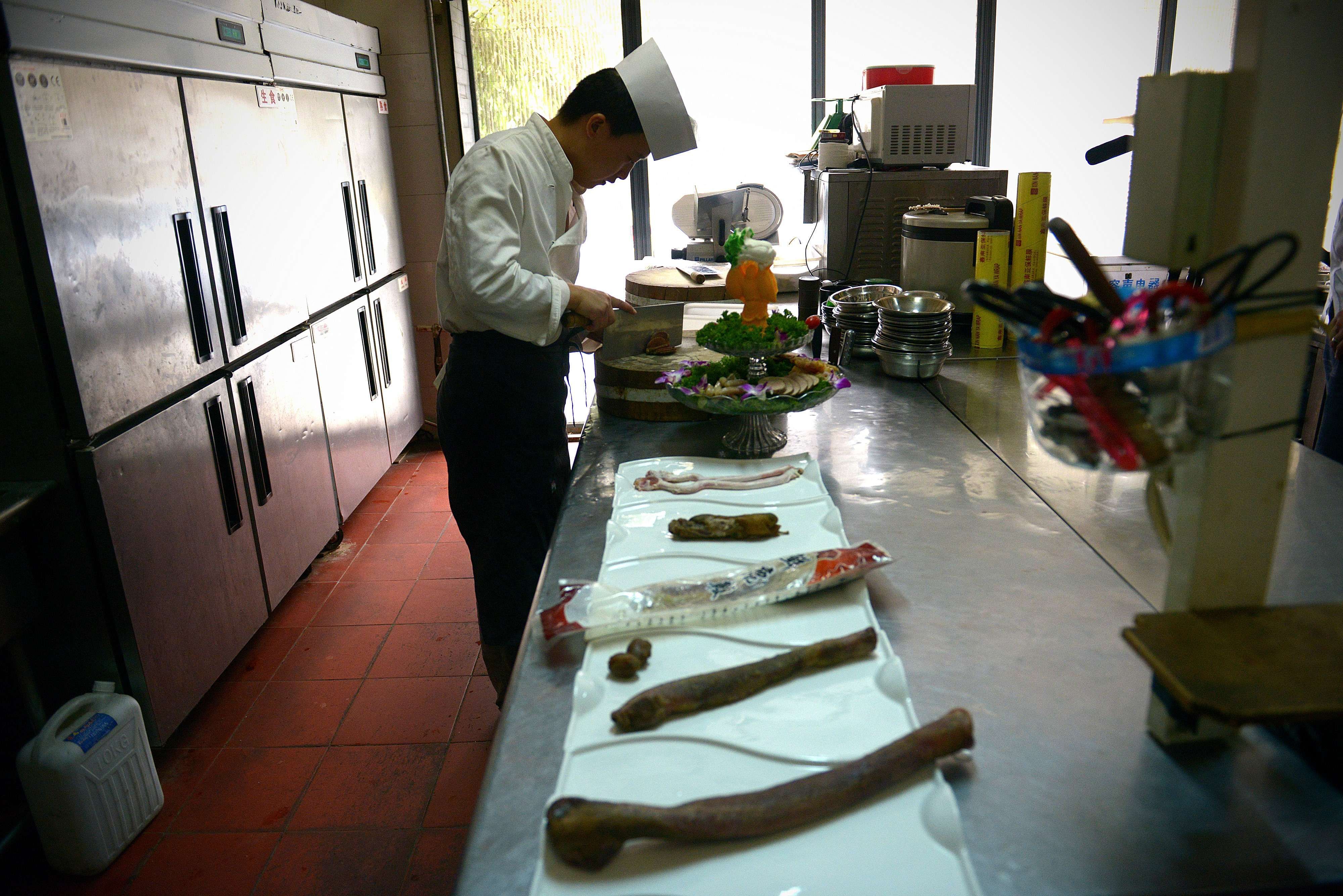 Restaurante especializado en guiso de penes. (AFP)
