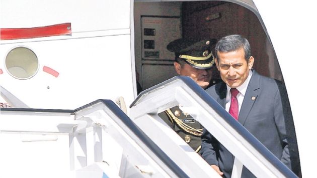VIAJERO CUESTIONADO. Ollanta Humala retornó ayer a Lima. (AP)
