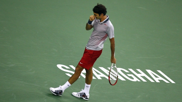 EN CAÍDA. Federer volvió a perder. Nadal y Djokovic pasaron. (Reuters)