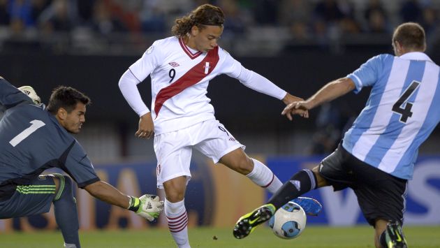 Benavente estuvo en encuentro con Argentina de la semana pasada. (AFP)