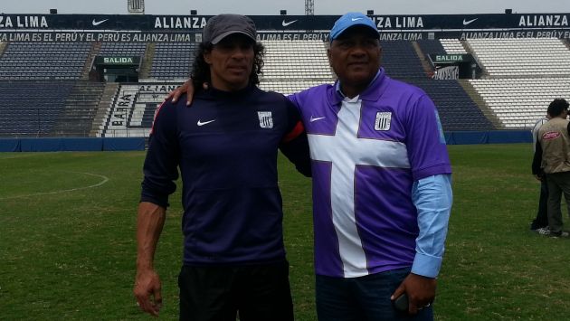 José Velásquez visitó al entrenador de Alianza Lima, Francisco Pizarro. (Carlos Lara Porras)
