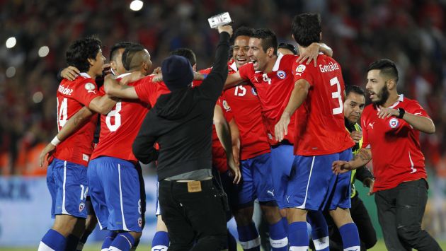Chile clasifica por segunda vez a un Mundial. (AP)