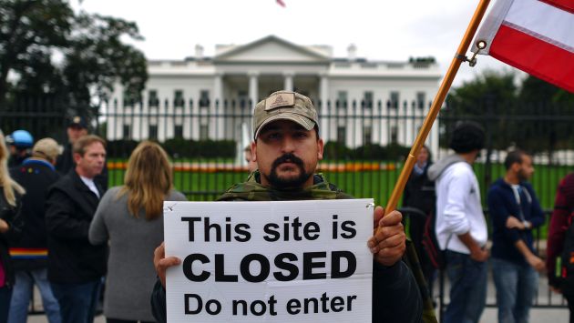 Varias instituciones permanecieron cerradas por cierre del Gobierno federal. (AFP)