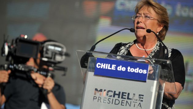 Michelle Bachelet sigue punteando en los sondeos de opinión en Chile. (AFP)