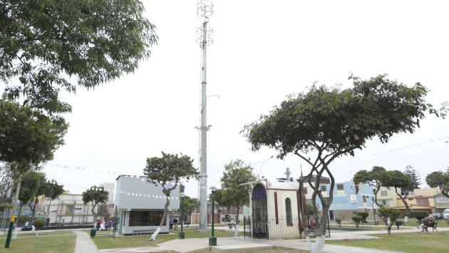 Temor. Vecinos de Pueblo Libre expresaron preocupación por instalación de antenas en 8 parques. (César Fajardo)