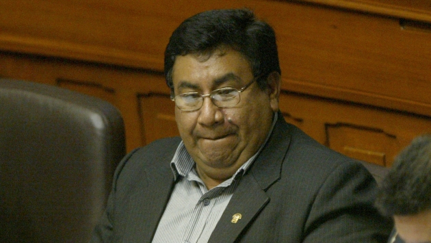 Reincidente. Alejandro Yovera podría ser expulsado de una bancada por segunda vez. (Perú21)