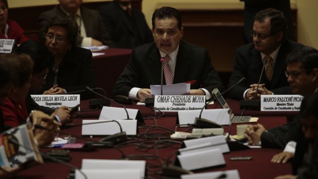 Omar Chehade preside la Comisión de Constitución del Congreso. (Perú21)