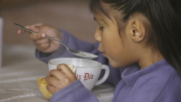 Cerca de 30 niños se habrían visto perjudicados por consumir alimentos en mal estado. (Referencial/USI)