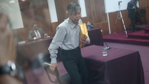 CARA Y SELLO. Fujimori elogia a su exasesor Montesinos, pero dice que ignora los delitos que cometía. (César Fajardo)