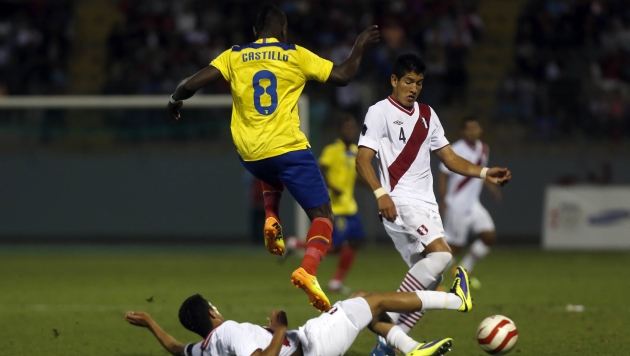 Sin reacción. Ecuador sacó ventaja de los errores defensivos. (Rolly Reyna/USI)