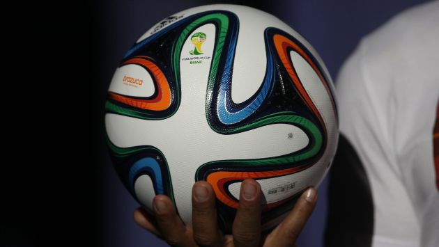 ‘Brazuca’ fue presentada oficialmente como el balón de Brasil 2014. (EFE)