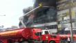 La Victoria: Incendio en depósito de llantas fuera de control [Fotos]