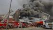 La Victoria: Más de 8 horas tomó controlar incendio en fábrica de llantas