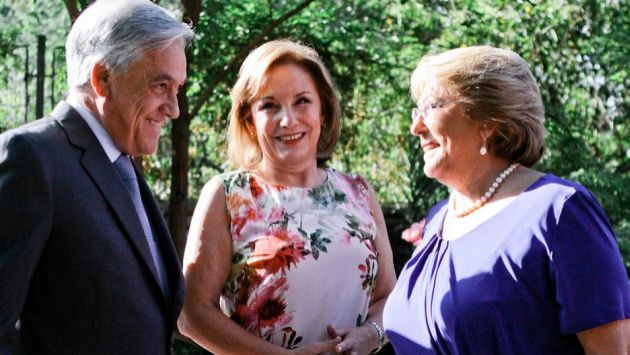 Michelle Bachelet recibió en su casa esta mañana a Sebastián Piñera y a su esposa, Cecilia Morel.(@ComandoMichelle en Twitter)