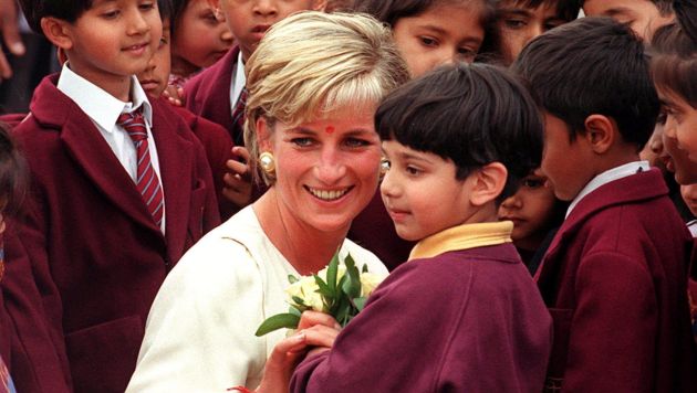 Policía británica dice que accidente en donde murió la princesa Diana de Gales fue producto de la ebriedad del chofer. (EFE)