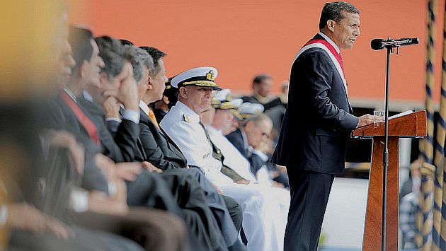 Ollanta Humala en la clausura del año académico en la Escuela Naval. (Mindef)