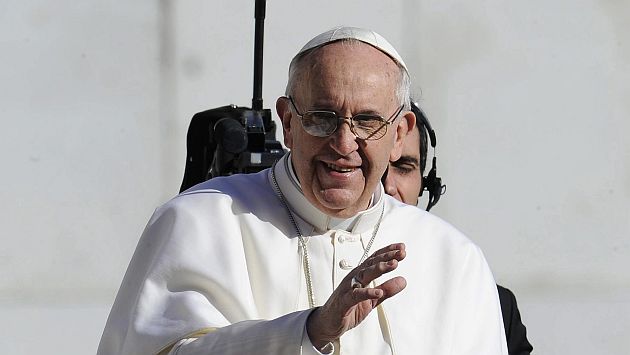 Papa Francisco es más popular por su estilo sencillo y amistoso. (EFE)