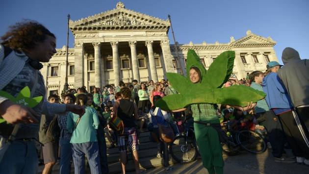 REVOLUCIONARIO. Uruguay se constituyó en el primer país en legalizar el mercado de la marihuana. (AP)