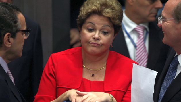 Dilma Rousseff pide disculpas en Twitter por infracción de tránsito. (EFE)