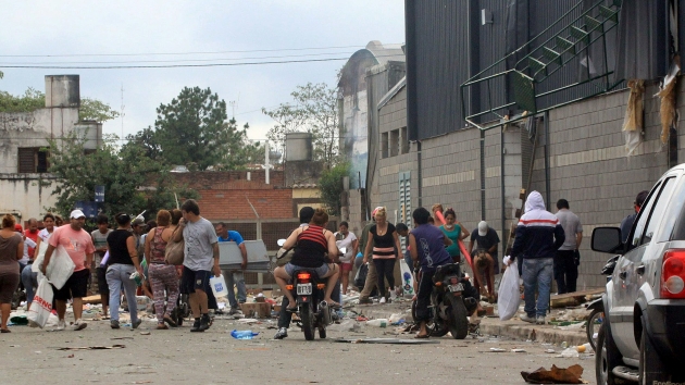 Violencia. Desde los primeros días de diciembre los saqueos se extendieron en Argentina. (AFP)