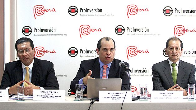 Castilla ofreció una conferencia junto a sus pares del MEM, Jorge Merino,  y del MTC, Carlos Paredes. (Andina)