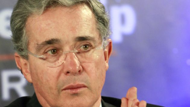 Uribe postula al Senado. (AP)