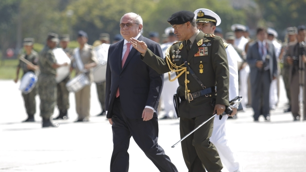 El presidente Humala confió en el general Leonel Cabrera para el máximo cargo de las Fuerzas Armadas. (Luis Gonzales)
