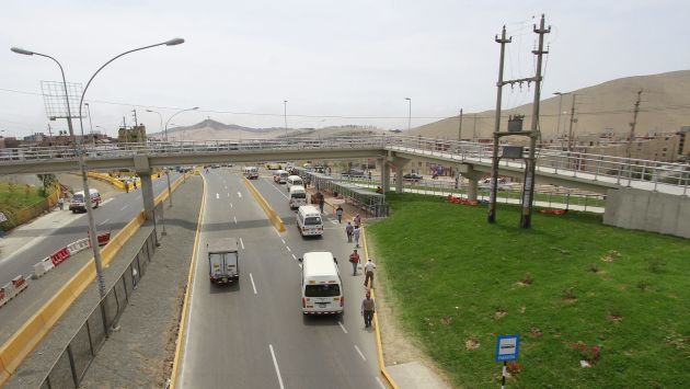 Intercambio vial Alipio Ponce luce con nueva semaforización e iluminación. (Municipalidad de Lima)
