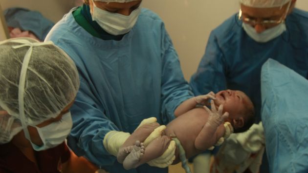 El 40% de nacimientos registrados en 2013 fueron por cesárea, según Essalud. (Perú21)