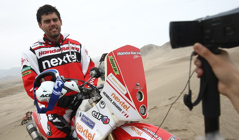 Eduardo Tato Heinrich (Honda): Uno de los pilotos peruanos más experimentados en este torneo pese a que no concluyó el recorrido en  2012 y 2013. Viene motivado tras tercer lugar en el Dakar Series que se disputó en Ica. (USI)