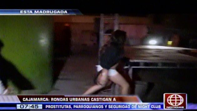 Ronderos castigaron a trabajadores de prostíbulo. (América TV)