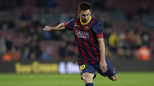 OVACIONADO. ‘Lío’ Messi desató la locura en el Camp Nou. (AFP)