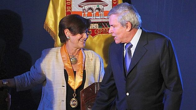 Susana Villarán y Luis Castañeda Lossio deben explicar a la población los alcances del contrato que firmaron. (Perú21)
