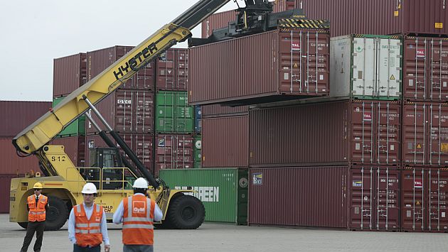 En términos de volumen, el total de las exportaciones descendió 11,9% en noviembre. (César Fajardo)