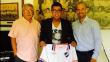 Rinaldo Cruzado llegó a Uruguay y firmó por el Nacional