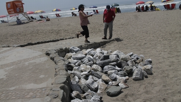 Turistas acusaron actos discriminatorios en playa trujillana. (La Industria)